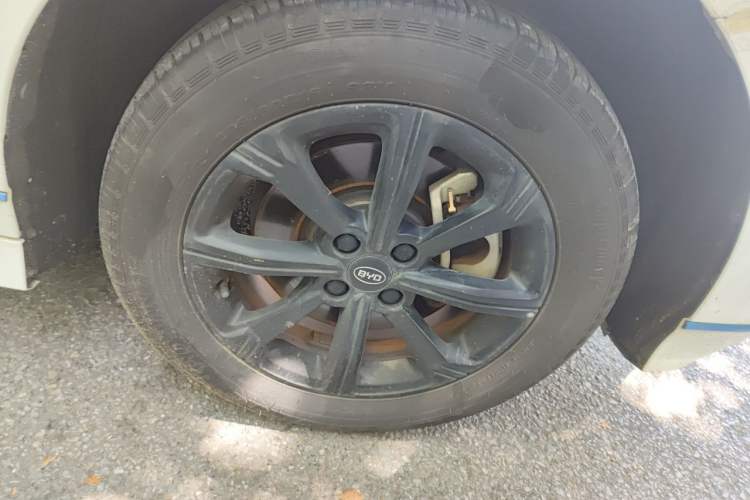 Used BYD e2 2020 Upgraded Version Extended Range Edition Premium Model Right Front Wheel Hub