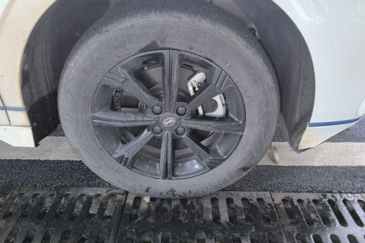 Used BYD e2 2020 Upgraded Version Long-Range Edition Luxury Model Right Front Wheel Hub