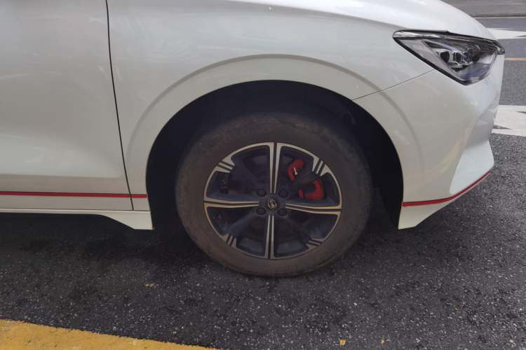 Used BYD e2 2020 Upgraded Version Long-Range Edition Luxury Model Right Front Wheel Hub