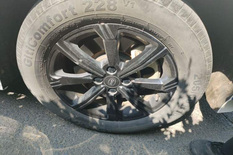 Used BYD e2 2020 Upgraded Model Standard Range Version Comfort Edition Right Front Wheel Hub