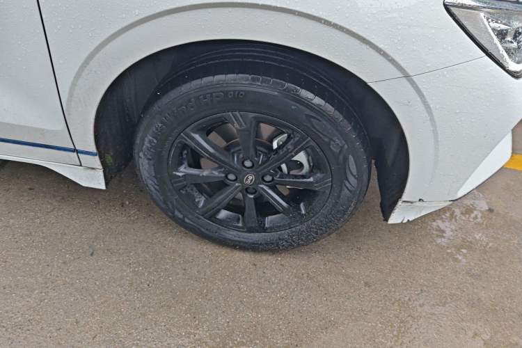 Used BYD e2 2020 Upgraded Version Long-Range Edition Luxury Model Right Front Wheel Hub