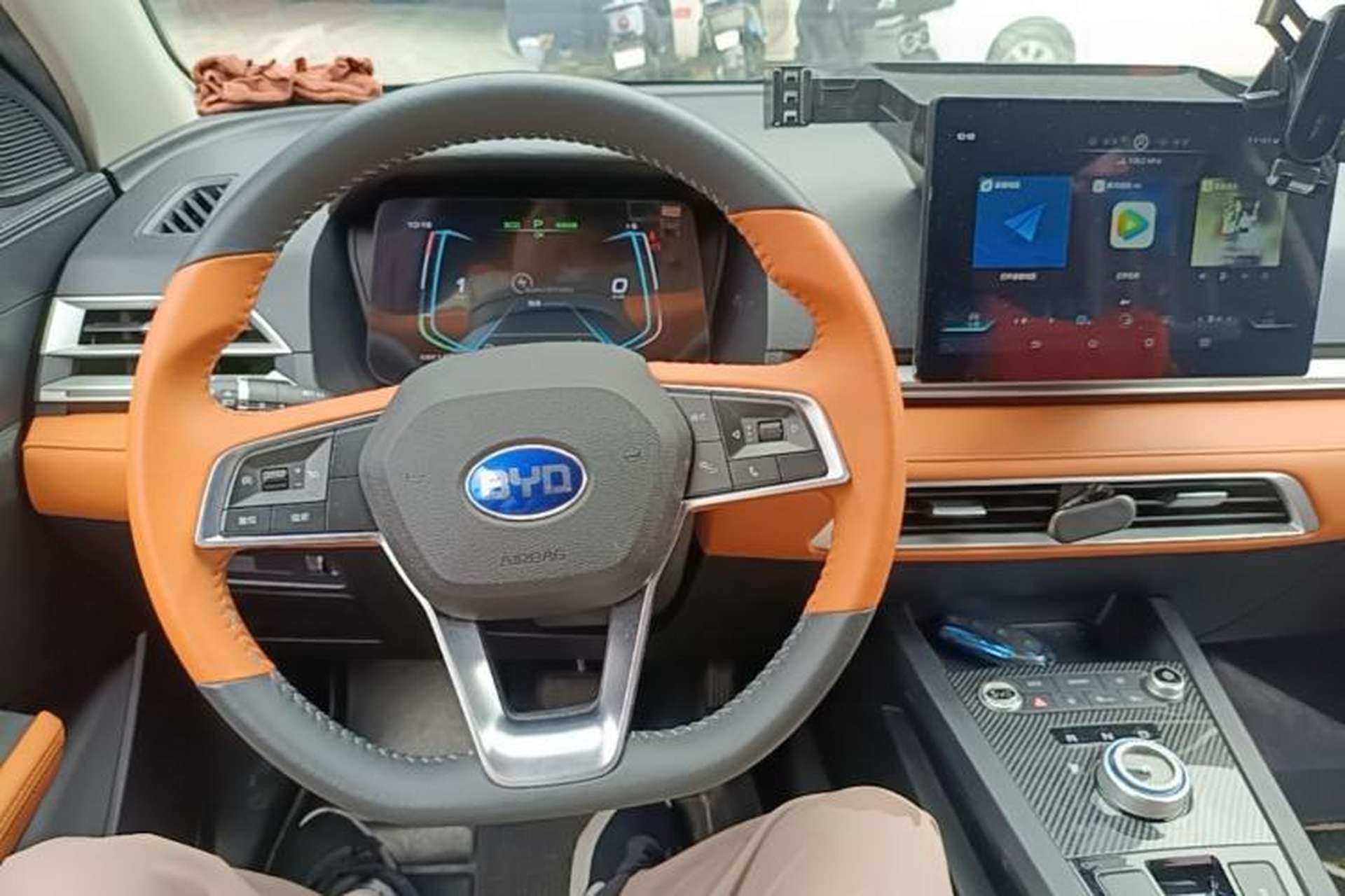 Used BYD e2 2021 Comfort Model Center Console