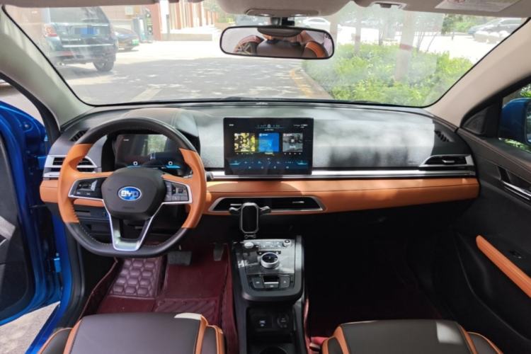 Used BYD e2 2021 Luxury Model Center Console