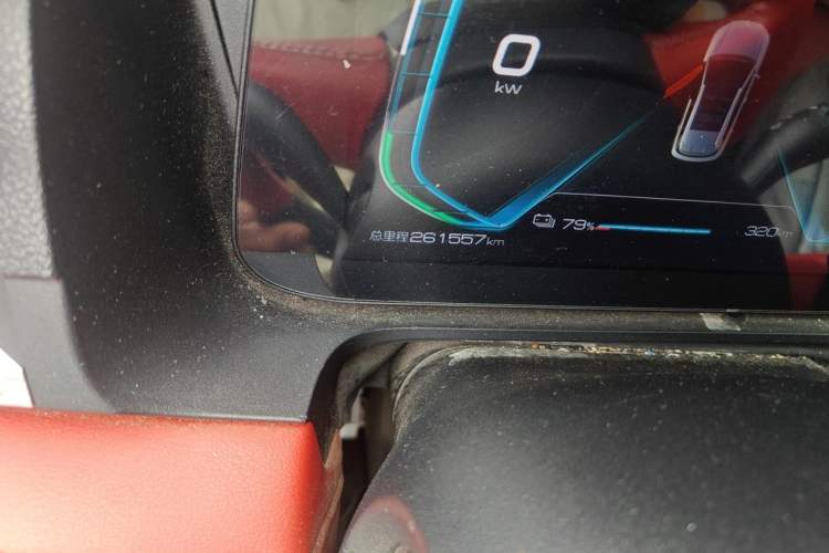 Used BYD e2 2021 Deluxe Model Odometer Close Up
