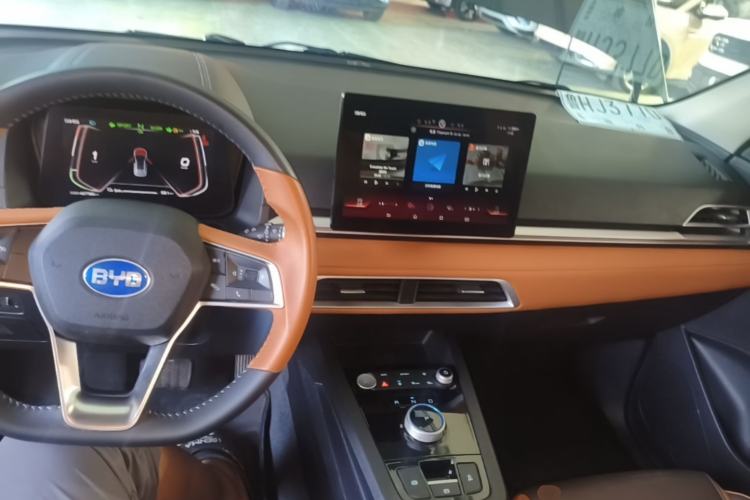 Used BYD e2 2021 Luxury Model Center Console