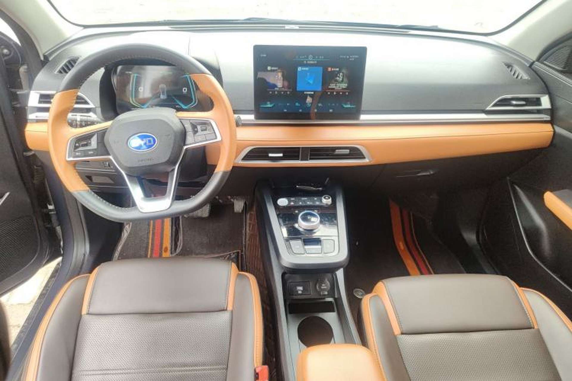 Used BYD e2 2021 Deluxe Model Center Console