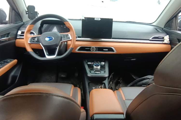 Used BYD e2 2021 Luxury Model Center Console