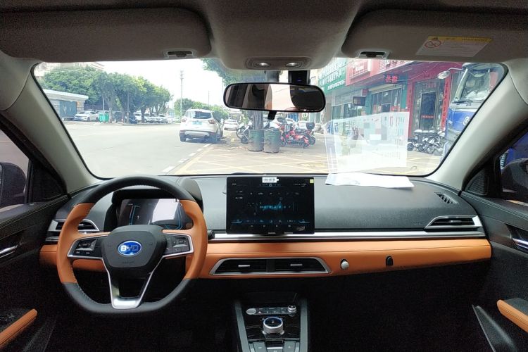 Used BYD e2 2021 Luxury Model Center Console