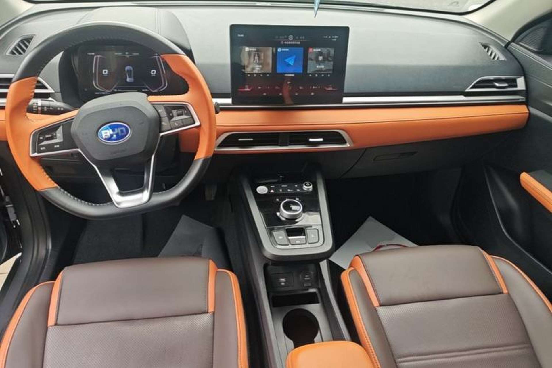 Used BYD e2 2021 Luxury Model Center Console