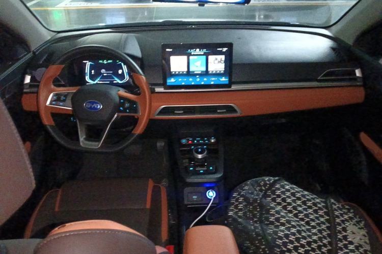 Used BYD e2 2021 Luxury Model Center Console
