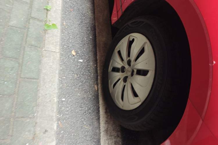 Used BYD e2 2021 Comfort Model Right Front Wheel Hub