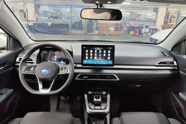 Used BYD e2 2021 Comfort Model Center Console
