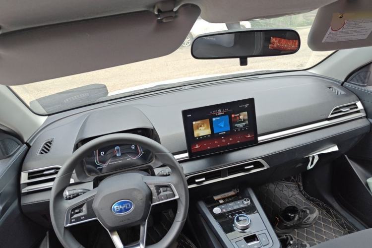 Used BYD e2 2021 Comfort Model Center Console