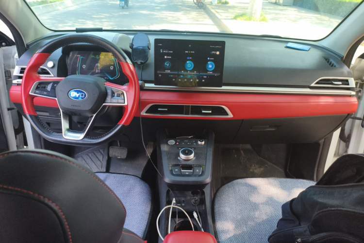 Used BYD e2 2021 Deluxe Model Center Console