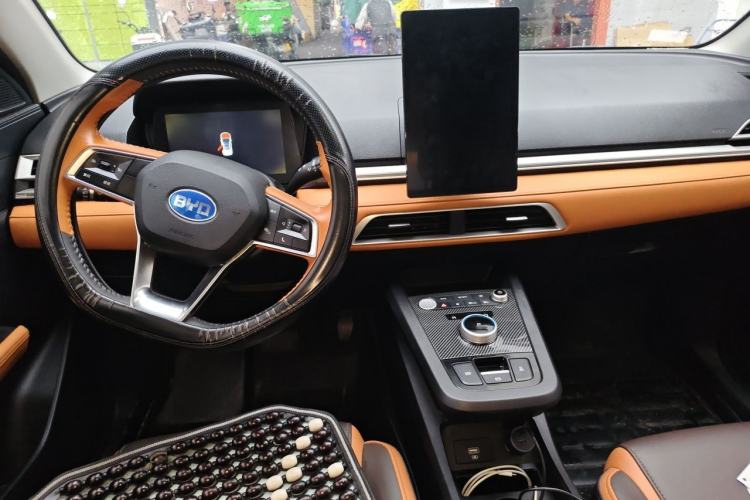 Used BYD e2 2021 Comfort Model Center Console