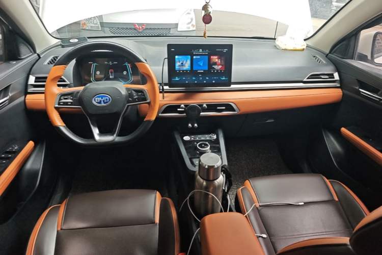 Used BYD e2 2021 Luxury Model Center Console