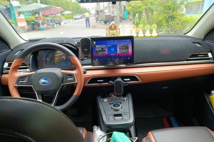 Used BYD e2 2021 Luxury Model Center Console
