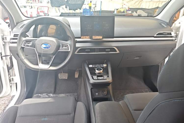 Used BYD e2 2021 Comfort Model Center Console