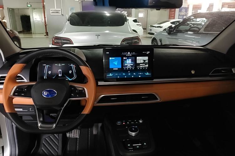 Used BYD e2 2021 Luxury Model Center Console