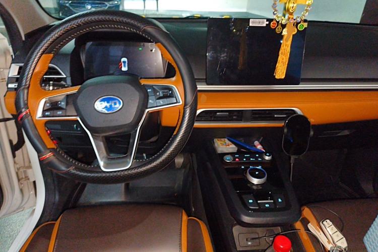 Used BYD e2 2021 Luxury Model Center Console