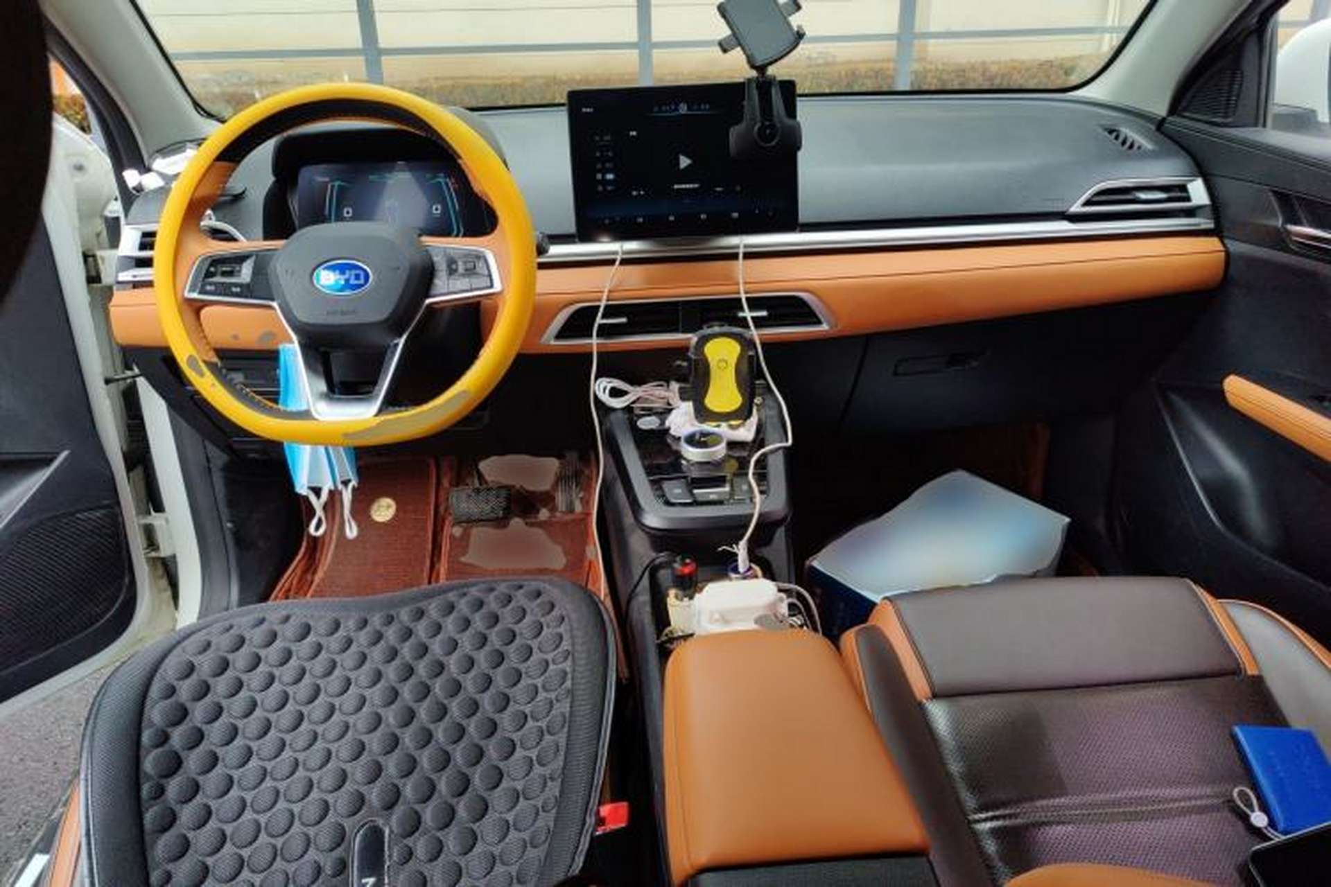Used BYD e2 2021 Luxury Model Center Console