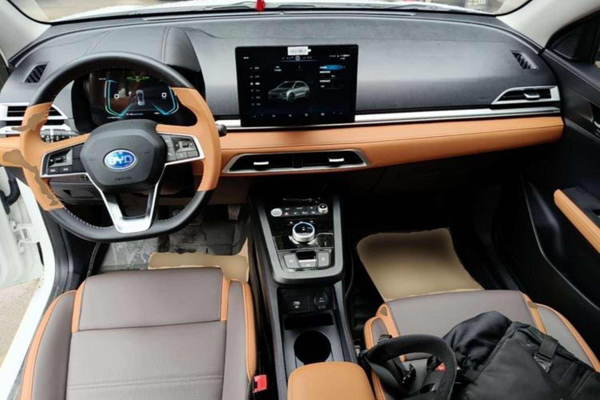 Used BYD e2 2021 Luxury Model Center Console