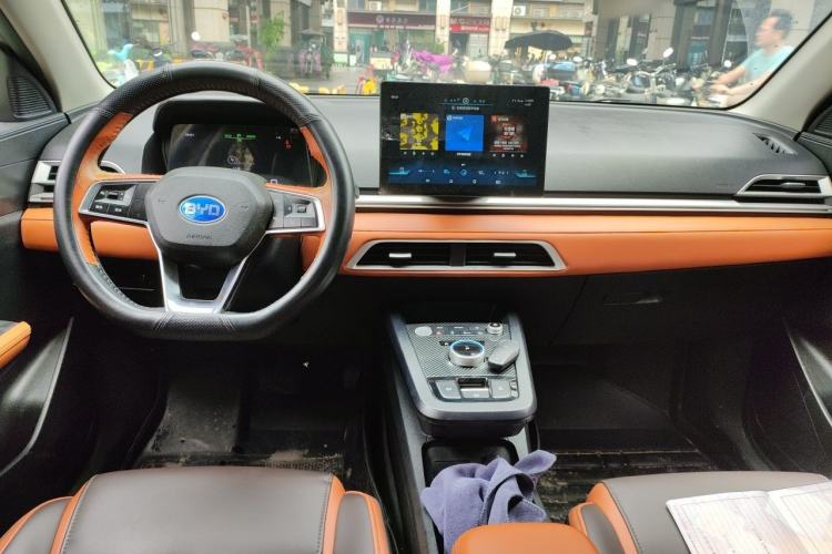Used BYD e2 2021 Luxury Model Center Console