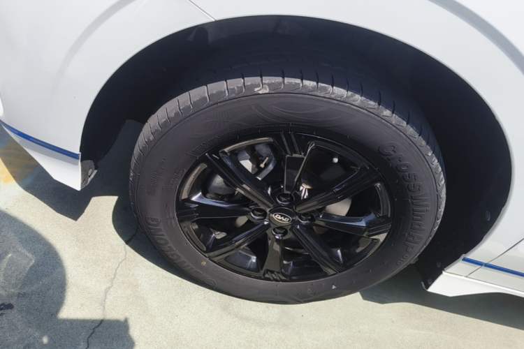 Used BYD e2 2021 Luxury Model Exterior 4