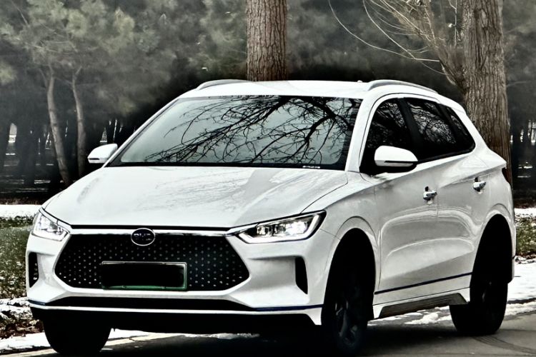 Used BYD e2 2021 Luxury Model Exterior 5