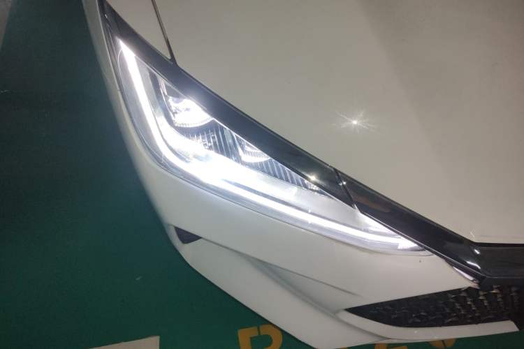 Used BYD e2 2021 Luxury Model Exterior 6