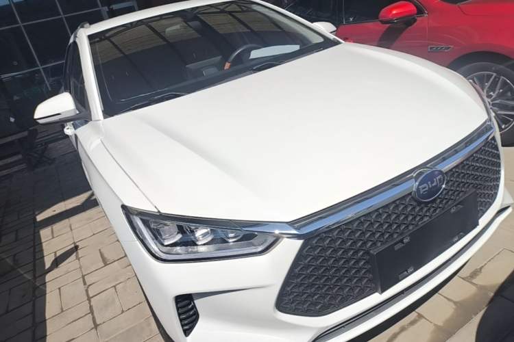 Used BYD e2 2021 Luxury Model Front Right 45 Deg