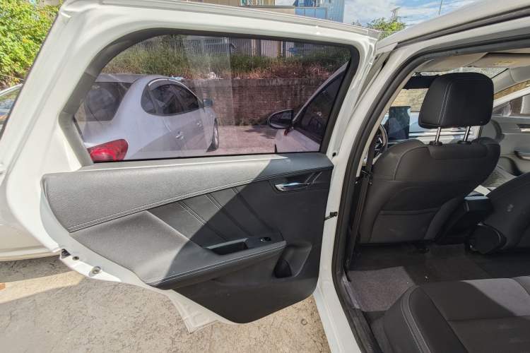 Used BYD e2 2021 Standard Model Interior 11