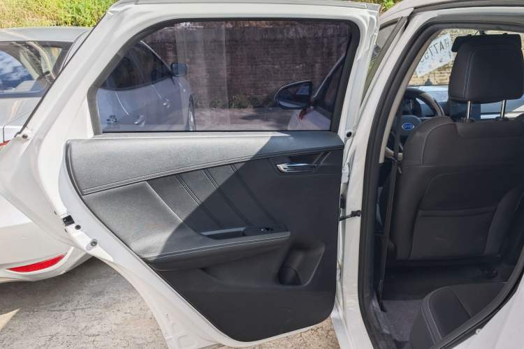 Used BYD e2 2021 Standard Model Interior 12