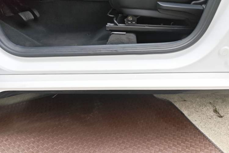 Used BYD e2 2021 Deluxe Model Left Side Sill