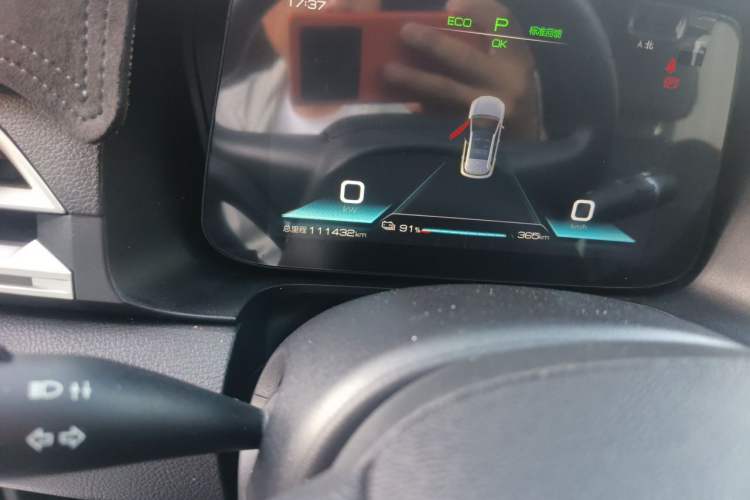 Used BYD e2 2021 Comfort Model Odometer Close Up
