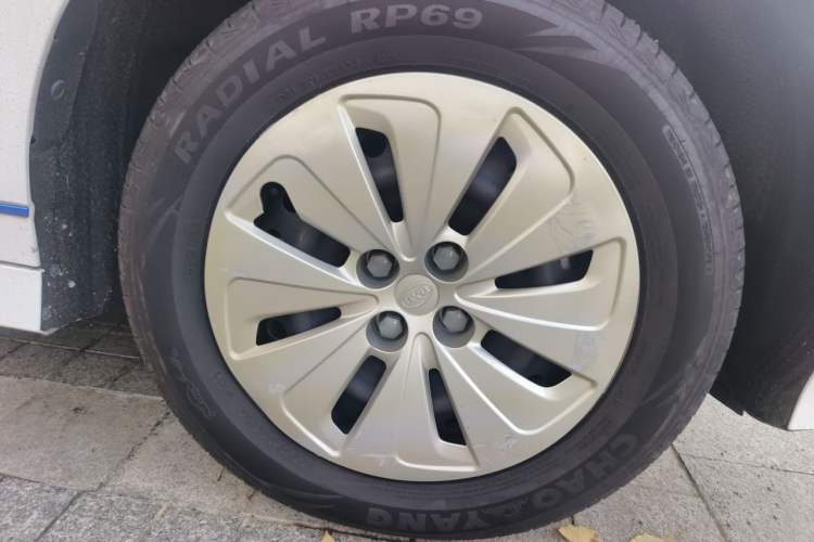 Used BYD e2 2021 Comfort Model Right Front Wheel Hub