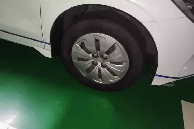 Used BYD e2 2021 Comfort Model Right Front Wheel Hub