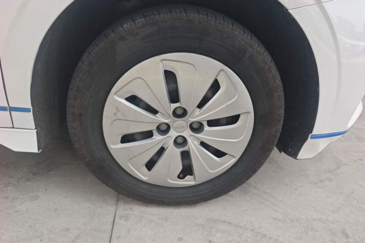 Used BYD e2 2021 Comfort Model Right Front Wheel Hub