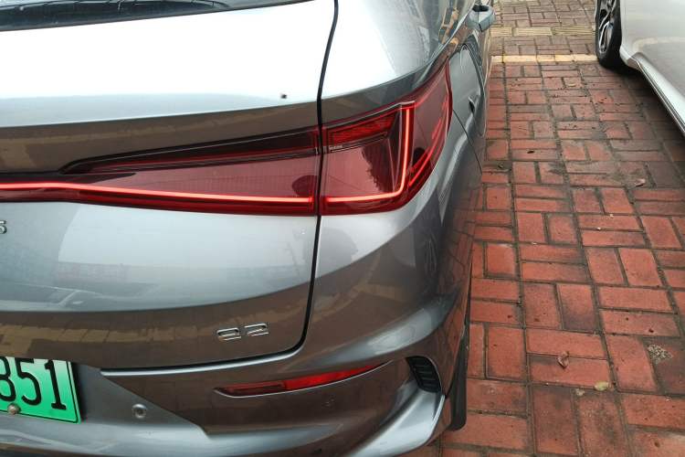 Used BYD e2 2023 Luxury Model Exterior 3