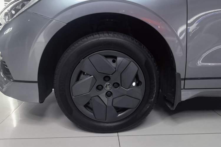 Used BYD e2 2023 Travel Edition Left Front Wheel Hub