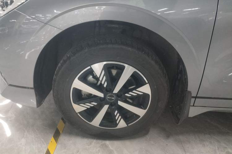 Used BYD e2 2023 Luxury Model Left Front Wheel Hub