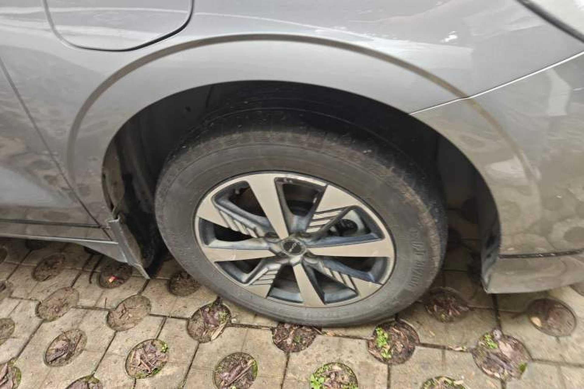 Used BYD e2 2023 Luxury Model Right Front Wheel Hub
