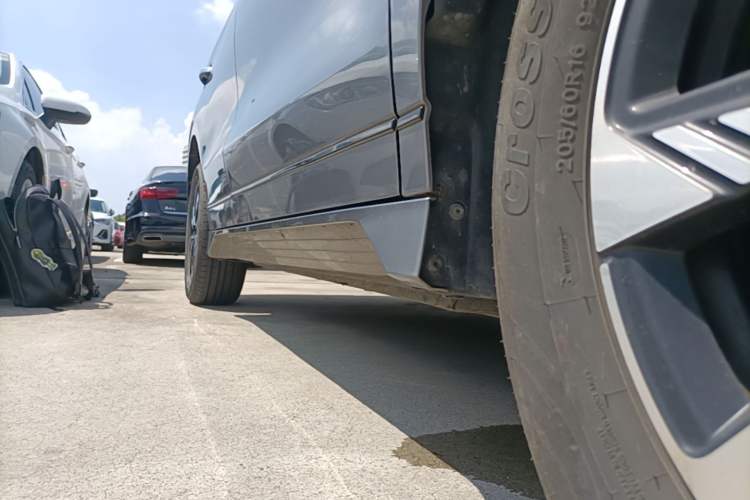Used BYD e2 2023 Luxury Model Right Side Sill