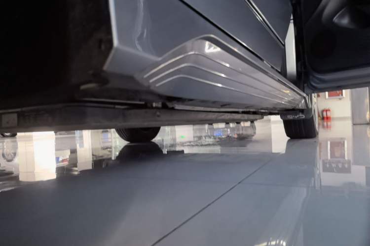 Used BYD e2 2023 Travel Edition Right Side Sill