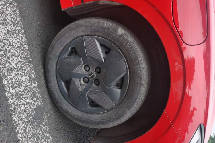Used BYD e2 2023 Comfort Model Right Front Wheel Hub