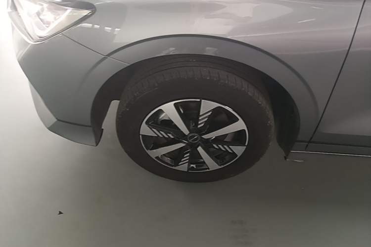 Used BYD e2 2023 Luxury Model Exterior 4
