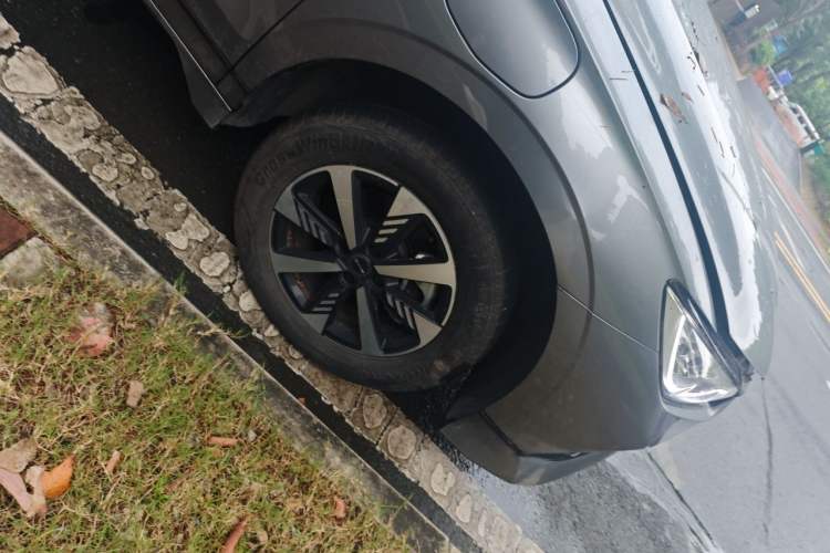 Used BYD e2 2023 Luxury Model Right Front Wheel Hub