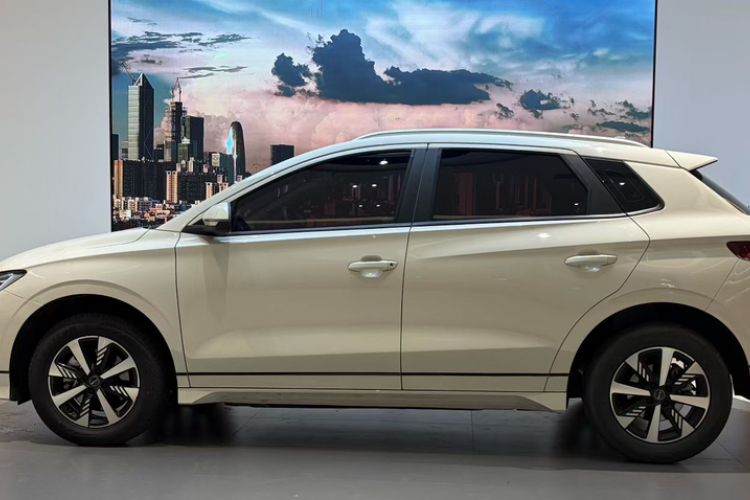 Used BYD e2 2023 Luxury Model Exterior 2
