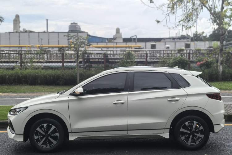 Used BYD e2 2023 Luxury Model Exterior 3