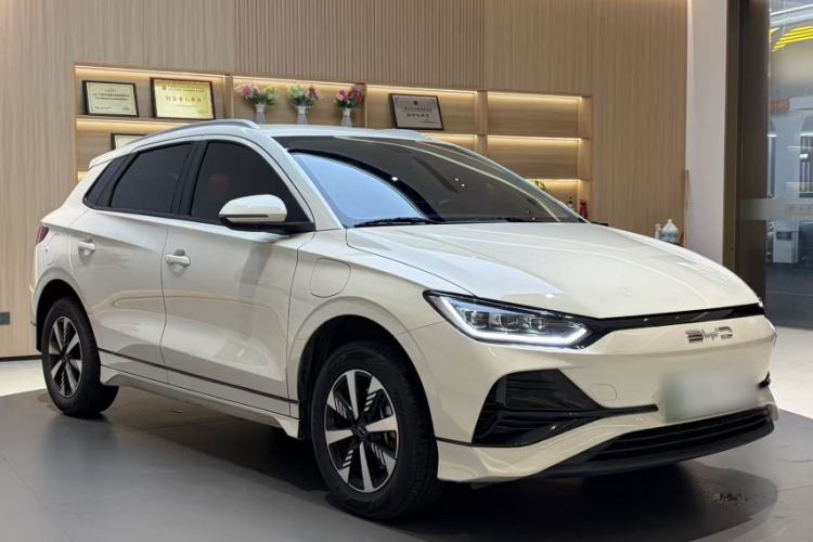 Used BYD e2 2023 Luxury Model Exterior 3